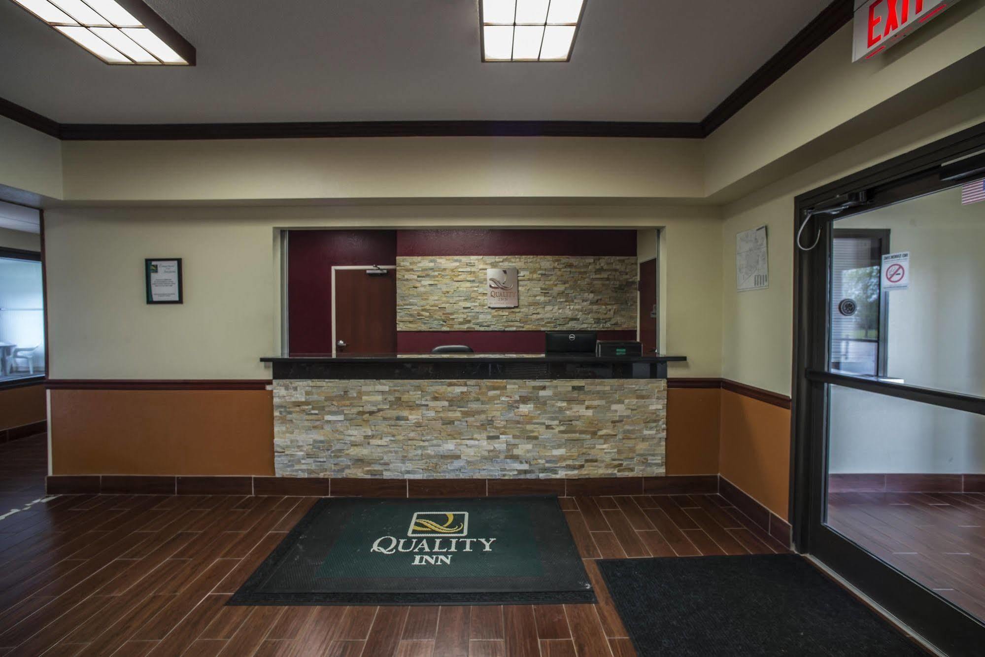 Quality Inn Harrisburg Exterior foto
