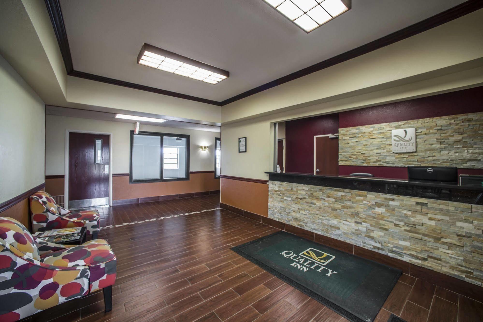 Quality Inn Harrisburg Exterior foto