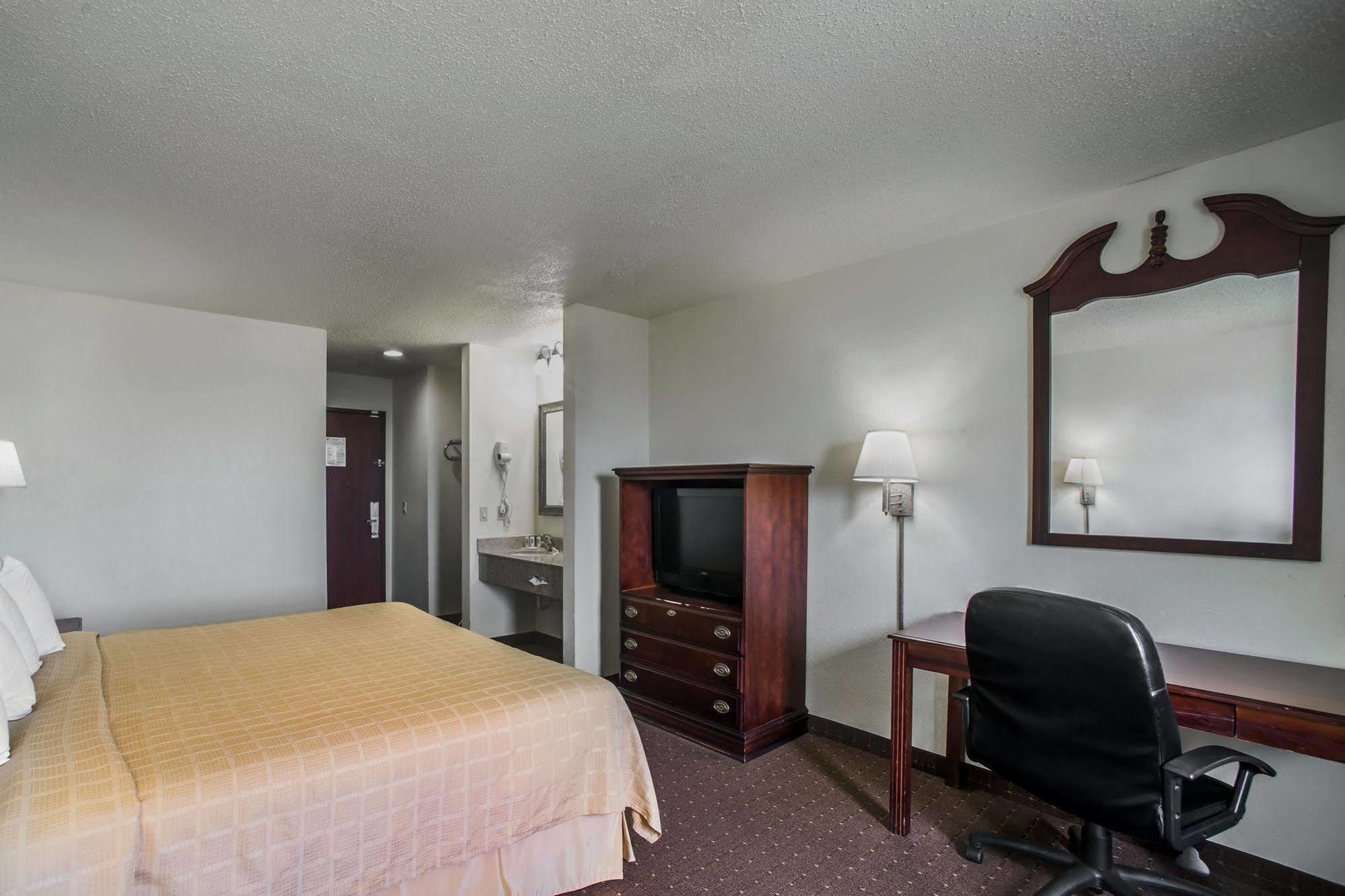Quality Inn Harrisburg Exterior foto