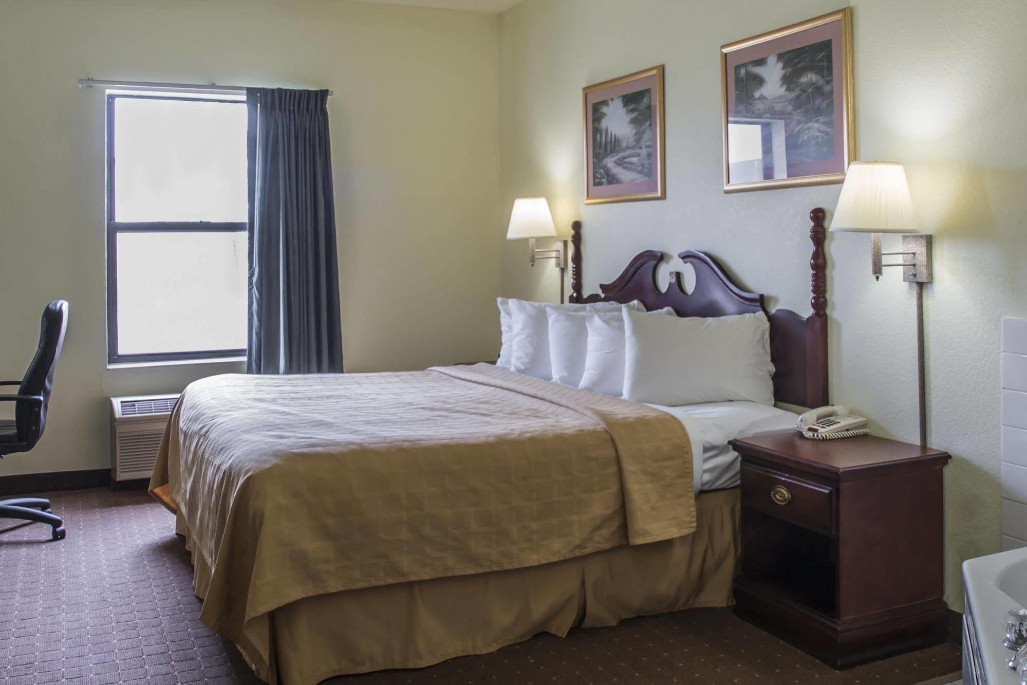 Quality Inn Harrisburg Exterior foto